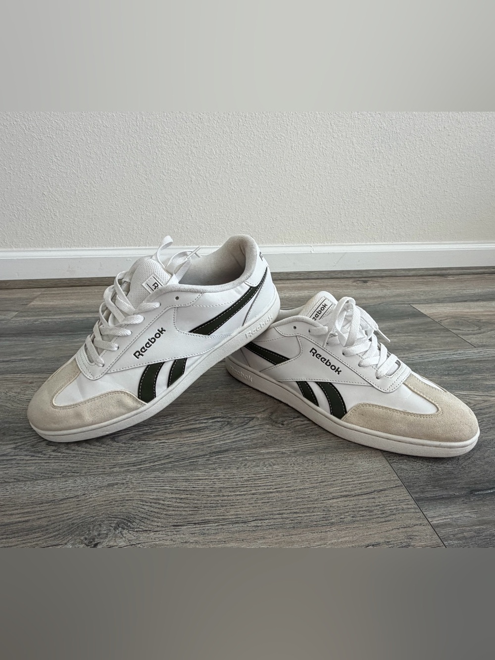 Reebok Men's White Sneakers with Black Stripes size 10.5
